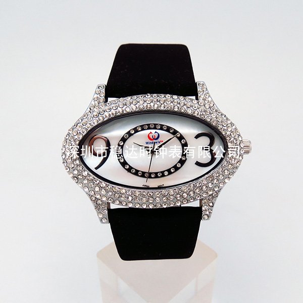 水晶石橢圓形時尚手表