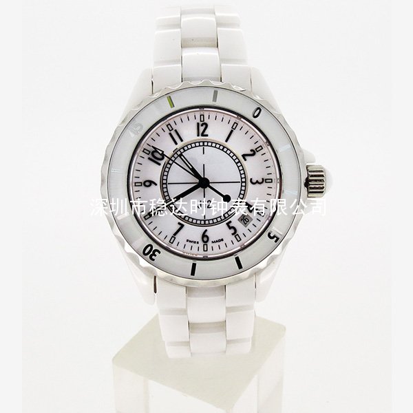 穩(wěn)達(dá)時時尚精致陶瓷女士手表批發(fā)