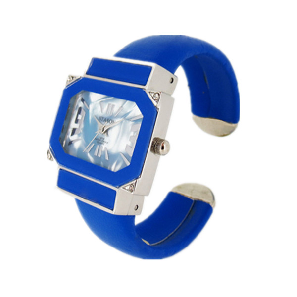 時尚百搭手鐲促銷手表廠家直銷【穩(wěn)達時鐘表】