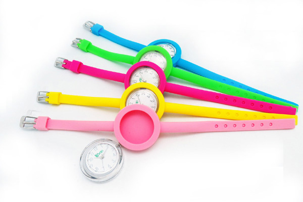 穩(wěn)達時兒童手表定制廠家