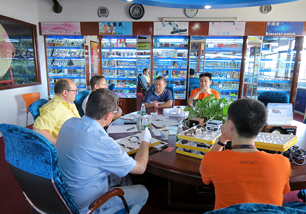 穩(wěn)達時手表定制廠家國外客戶來訪