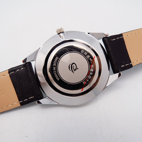 底蓋可以按照您的要求鐳射字母或圖案。