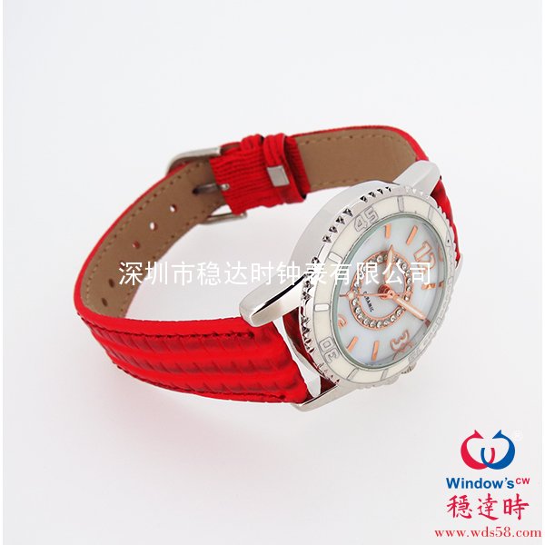 時(shí)尚皮帶手表定制