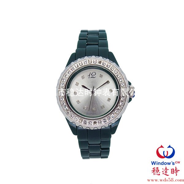 綠色朔料殼帶男士手表