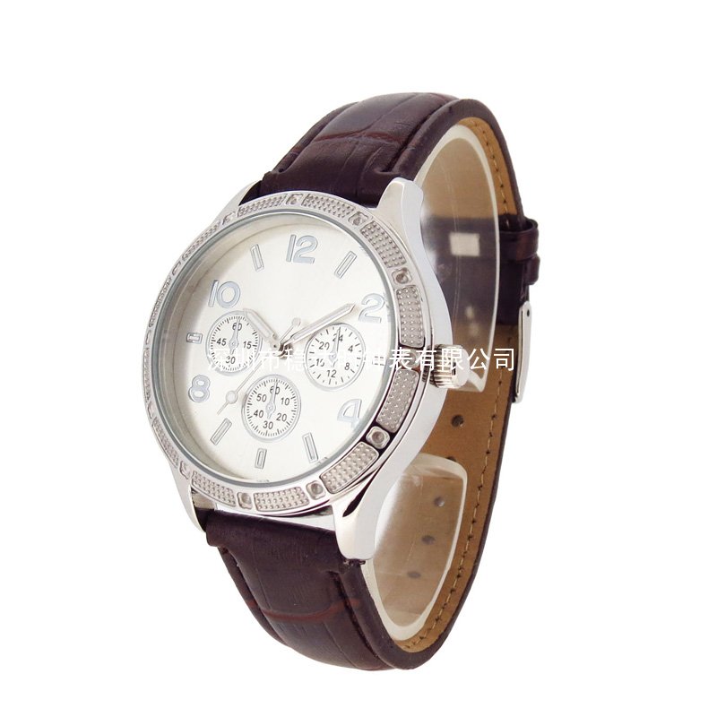 穩(wěn)達(dá)時進(jìn)口石英機(jī)芯假三眼裝飾時尚腕表批發(fā)