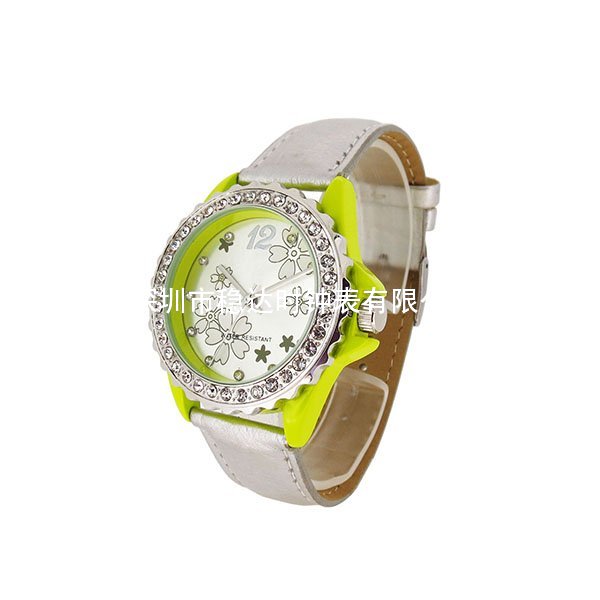 穩(wěn)達時潮流美少女皮帶學生手表批發(fā)工廠