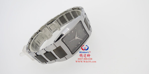 穩(wěn)達(dá)時(shí)時(shí)尚鎢鋼手表定制