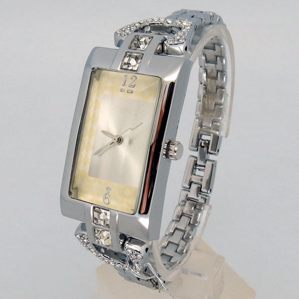 穩(wěn)達(dá)時(shí)時(shí)尚新款玫瑰金鑲鉆捷克石女式手表批發(fā)