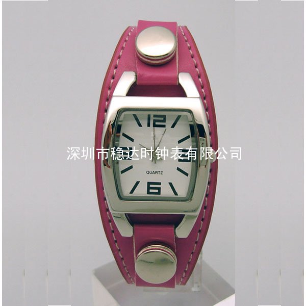 穩(wěn)達(dá)是自由換帶女士禮品手表定制工廠