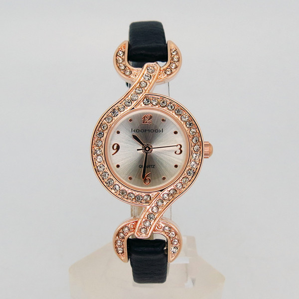 穩(wěn)達時簡約經(jīng)典女士皮帶手表定制工廠