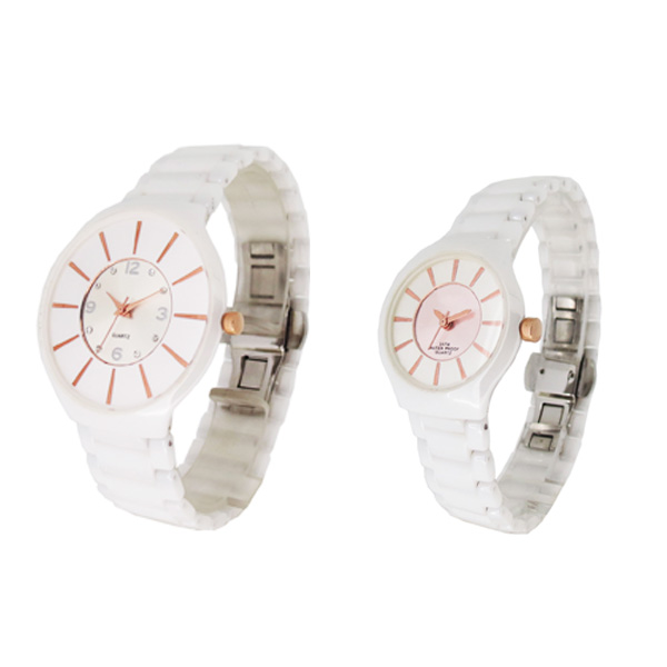 穩(wěn)達(dá)時(shí)石英陶瓷情侶禮品紀(jì)念手表定制工廠