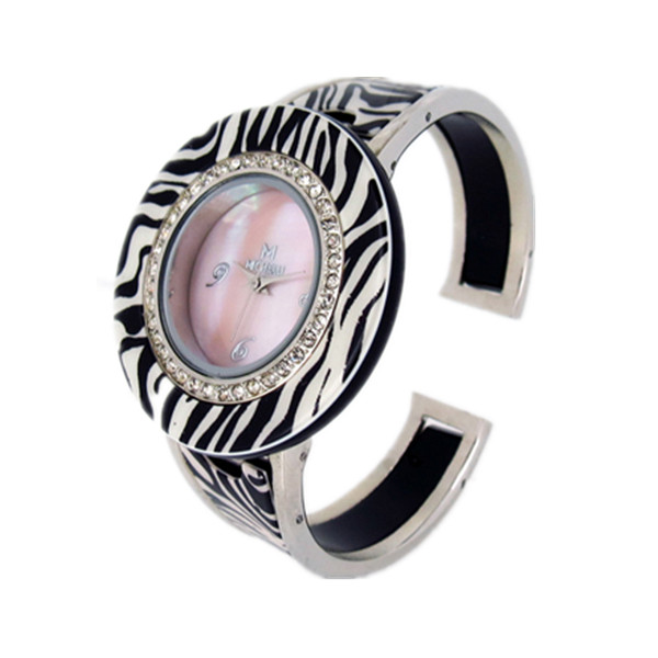 穩(wěn)達(dá)時(shí)促銷禮品手表工廠供應(yīng)時(shí)尚豹紋款手鐲手表定制