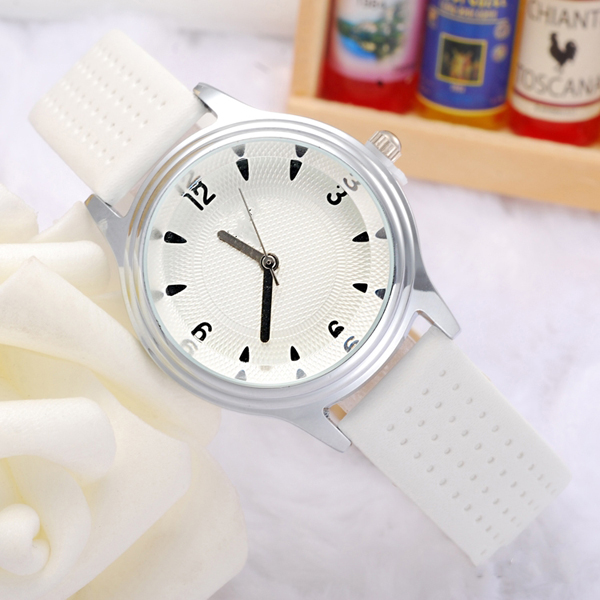 合金女士學(xué)生禮品手表批發(fā)廠家直銷【穩(wěn)達(dá)時(shí)鐘表】