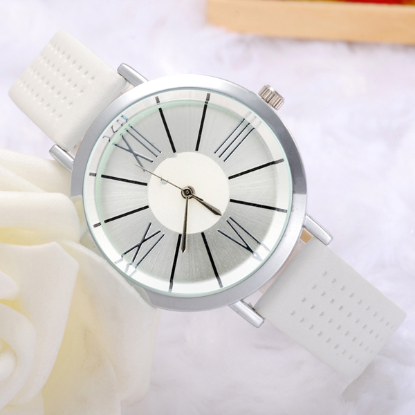 簡(jiǎn)約三針合金皮帶學(xué)生女士手表批發(fā)【穩(wěn)達(dá)時(shí)鐘表】