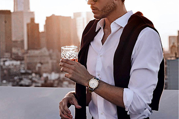 深圳鐘表廠專注顏值，更顯氣質(zhì)