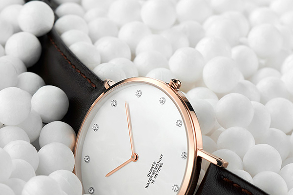 電子表廠家不止生產電子表 潮流石英表了解下