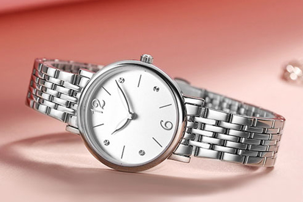 精鋼材質(zhì)才能造就耐用屬性&mdash;穩(wěn)達時定制手表