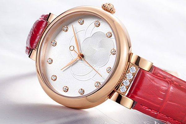 女士皮帶防水時(shí)尚腕表廠家直銷——穩(wěn)達(dá)時(shí)