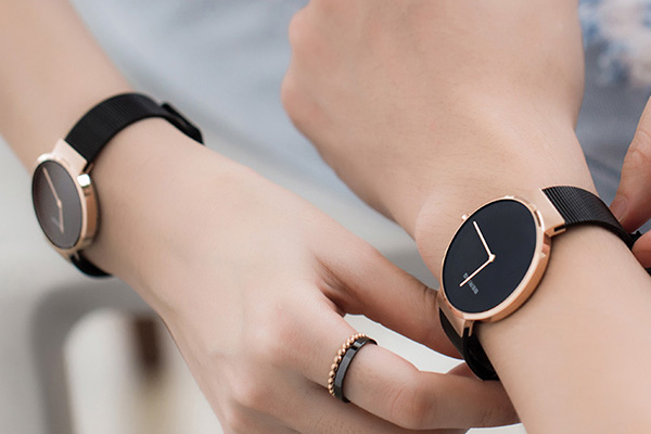 穩(wěn)達(dá)時(shí)自主設(shè)計(jì)研發(fā) 時(shí)尚腕表 廠家直銷