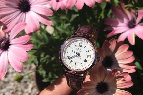 個(gè)性禮品手表定制 穩(wěn)達(dá)時(shí)專業(yè)30年經(jīng)驗(yàn)