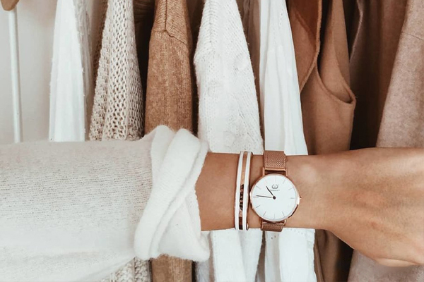 穩(wěn)達(dá)時(shí)簡(jiǎn)約大表盤石英時(shí)尚廠家批量定制直銷