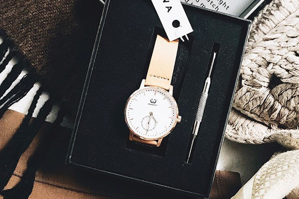 時(shí)尚米蘭表帶女士石英手表穩(wěn)達(dá)時(shí)廠家供應(yīng)