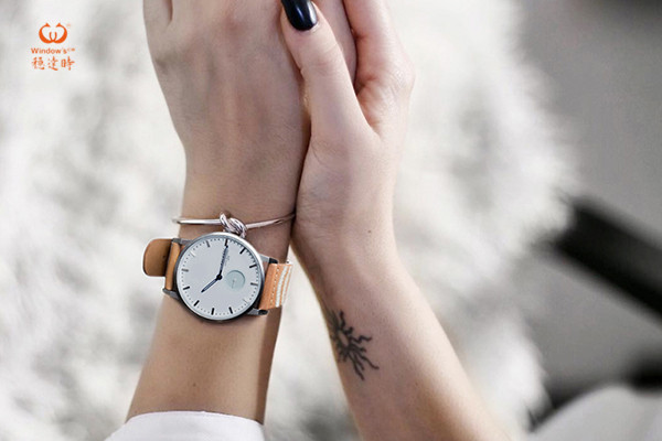 時(shí)尚女士腕表 防水石英表 廠家直銷