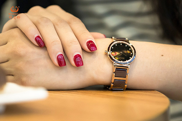 防水女士石英腕表穩(wěn)達(dá)時廠家直銷