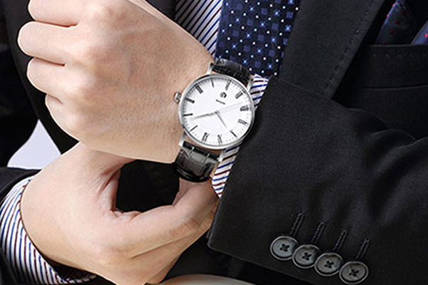 手表定制工廠供應(yīng)經(jīng)典男士多功能時(shí)尚手表