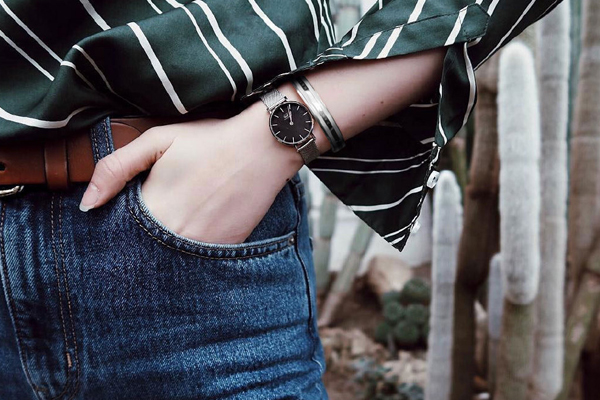 流行時(shí)尚腕表 簡(jiǎn)單歐式風(fēng)格