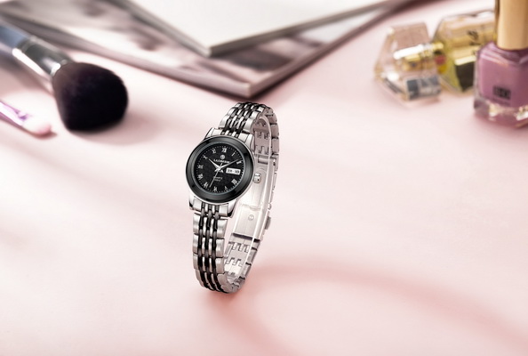 鋼帶時(shí)裝表鑲鉆高檔潮流手表