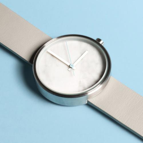 簡(jiǎn)約石英腕表防水手表 穩(wěn)達(dá)時(shí)廠家批量訂做