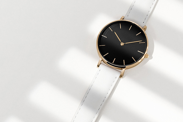 簡(jiǎn)約黑面腕表 率性簡(jiǎn)約風(fēng)范-穩(wěn)達(dá)時(shí)手表廠