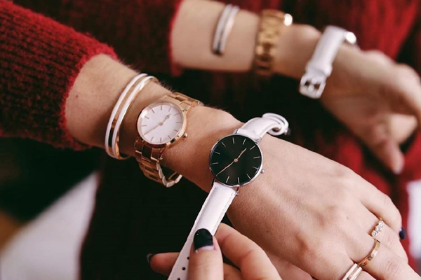 皮帶款商務(wù)簡約款式手表代工-穩(wěn)達(dá)時深圳手表廠