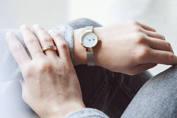 ins風簡約腕表貨源直供定制-穩(wěn)達時